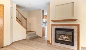 6414 158th St W 201, Apple Valley, MN 55124