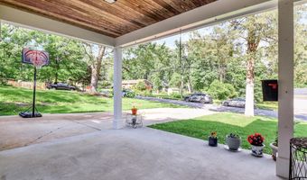 4406 ROUNDHILL Rd, Alexandria, VA 22310