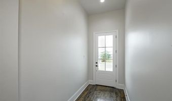 633 COUGAR Dr, Arabi, LA 70032