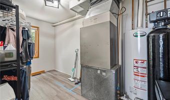 613 S Darling Ln NW, Alexandria, MN 56308