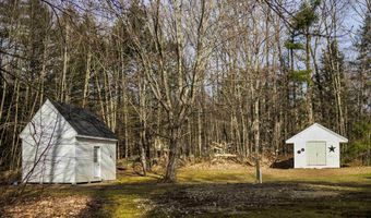 17 Woodland Dr, Weare, NH 03281