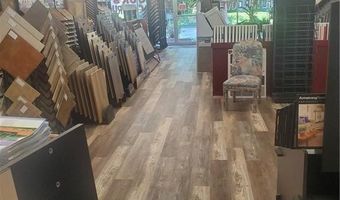 636 N Main St, Ottawa, KS 66067