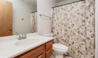 2840 Ashland Ct, Altoona, IA 50009