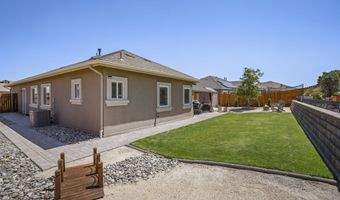 2203 Windrow Dr, Fernley, NV 89408