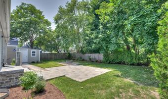 3 Tyler Point Rd, Barrington, RI 02806