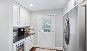 609 Main St, Bayville, NJ 08721