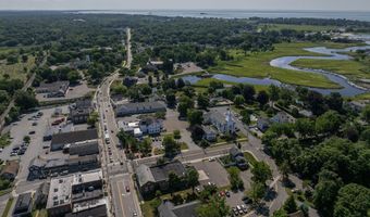 89 Commerce St, Clinton, CT 06413