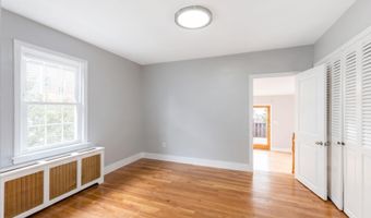 32 KELLY Pkwy, Bayonne, NJ 07002