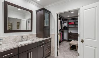 2317 S QUEEN St, Arlington, VA 22202