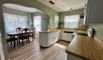 1624 Krumroy Rd, Akron, OH 44306