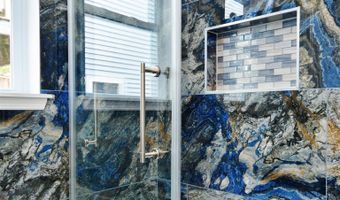 92 W 6TH St, Bayonne, NJ 07002