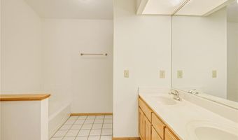 12818 Eastview Curv, Apple Valley, MN 55124
