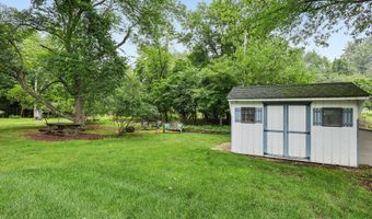 135 Ivy Hill Dr, Aberdeen, NJ 07747