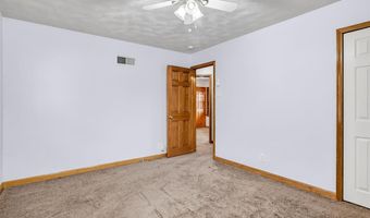 6919 Greenholly Dr, Affton, MO 63123