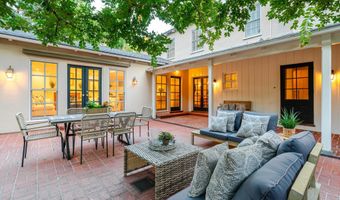 2051 Mendocino Ln, Altadena, CA 91001