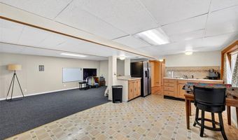 9828 Whitcomb Ln, Affton, MO 63123