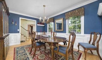 16 Iron Gate Ln, Cromwell, CT 06416