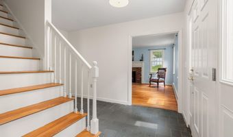 6 Winterberry Dr, Amherst, NH 03031