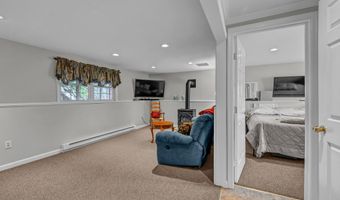 23 Fleetwood Dr, Danbury, CT 06810