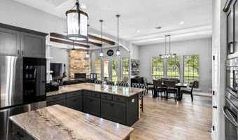 156 Crescent Rdg, Adkins, TX 78101