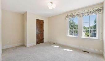 132 Interlachen Rd, Hopkins, MN 55343