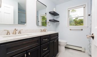 12 Fawn Ridge Dr, Brookfield, CT 06804