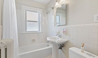 135 Dover Rd, West Hartford, CT 06119