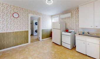 26 Freebody St, Newport, RI 02840