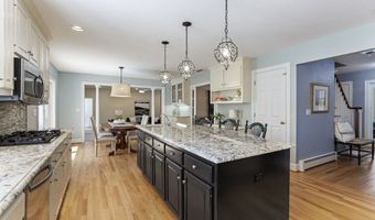 16 Cider Mill Rd, Burlington, CT 06013