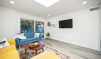 810 E Washington Ave E, Escondido, CA 92025