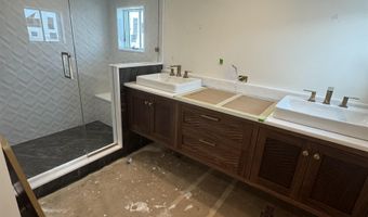 281 7th St, Avalon, NJ 08202