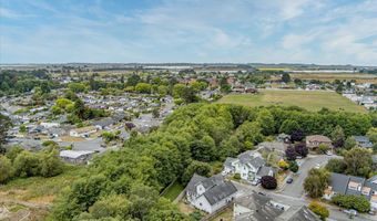 2700 Meadow Creek Way, Arcata, CA 95521