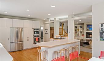 175 Ruggles Ave, Newport, RI 02840