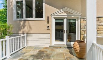 3100 N MONROE St, Arlington, VA 22207