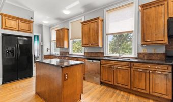 543 Newport Ave, Attleboro, MA 02703