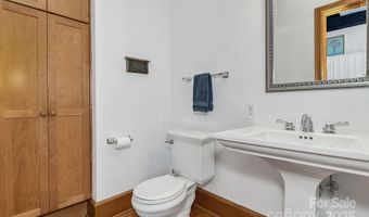 59 College St 402, Asheville, NC 28801
