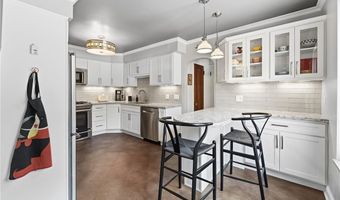 70 S Meadowcroft Dr, Akron, OH 44313
