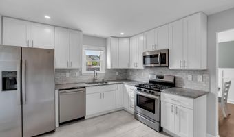 1516 Mizzen Ave, Beachwood, NJ 08722