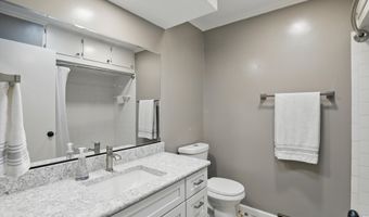 8635 Bishops Ln, Indianapolis, IN 46217