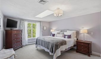 34 Brooks Farm Dr, Bristol, RI 02809