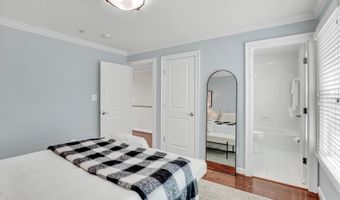 1818 POTOMAC GREENS Dr, Alexandria, VA 22314