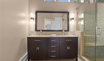 18 Quail Ridge Rd, Cranston, RI 02921