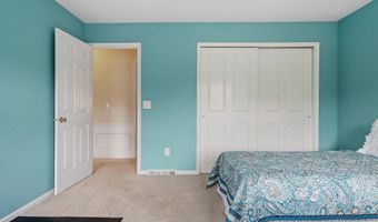 17 Greyledge Dr, Albany, NY 12211