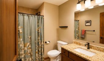 2112 S Lawson St, Aberdeen, SD 57401