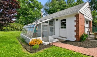 117 W WAYNE Ave, Aldan, PA 19018