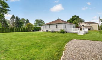 6 Harbor Pkwy, Clinton, CT 06413