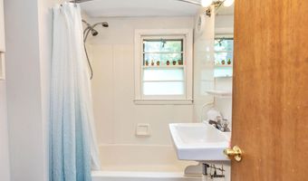 16 Clark Island Rd, Amherst, NH 03031