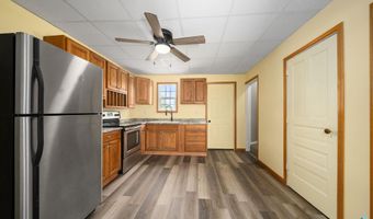 411 N 6th St, Beresford, SD 57004