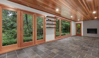 6921 AYR Ln, Bethesda, MD 20817