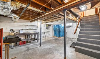 738 Sunset Dr, Bloomfield, IN 47424